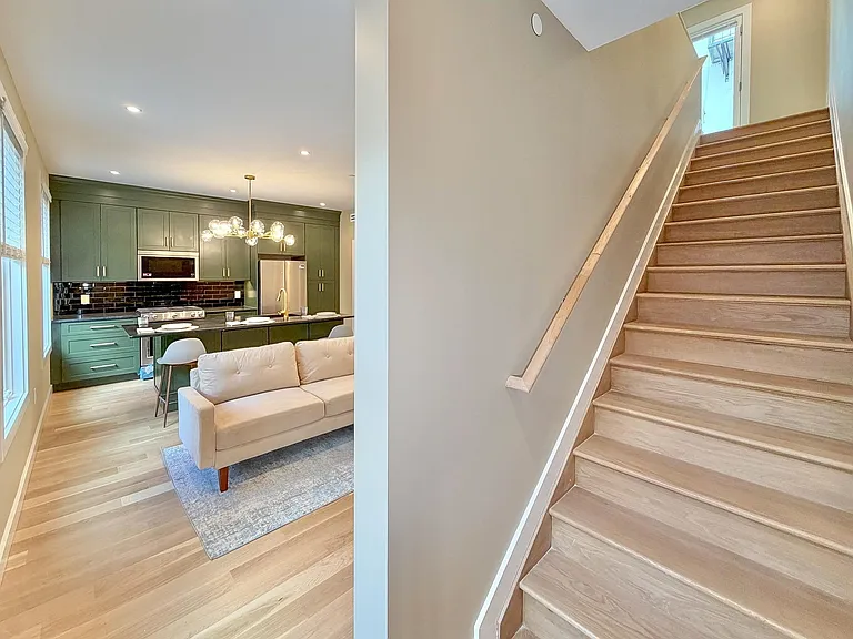 95 Court St — Photo 10