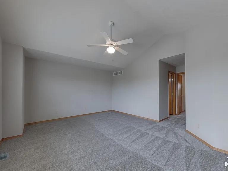 519 N Bristol Ct — Photo 18