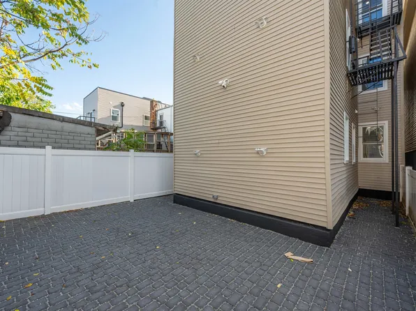 38 Zabriskie Street image 13 of 17