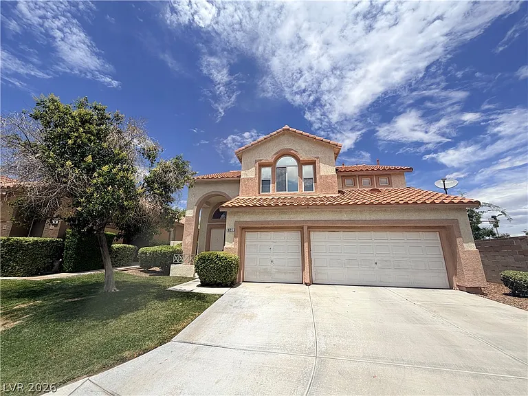 925 Lexington Cross Dr — Photo 1