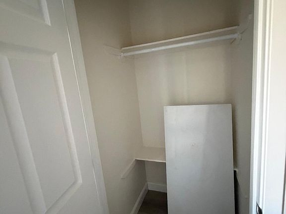 4th image of 18405 Devlin Ave
