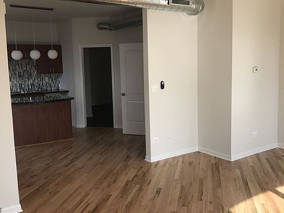 2nd image of 1452 N Bosworth Ave APT 3F