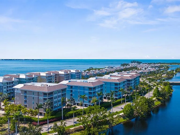 395 Aruba Cir #401 — Photo 4