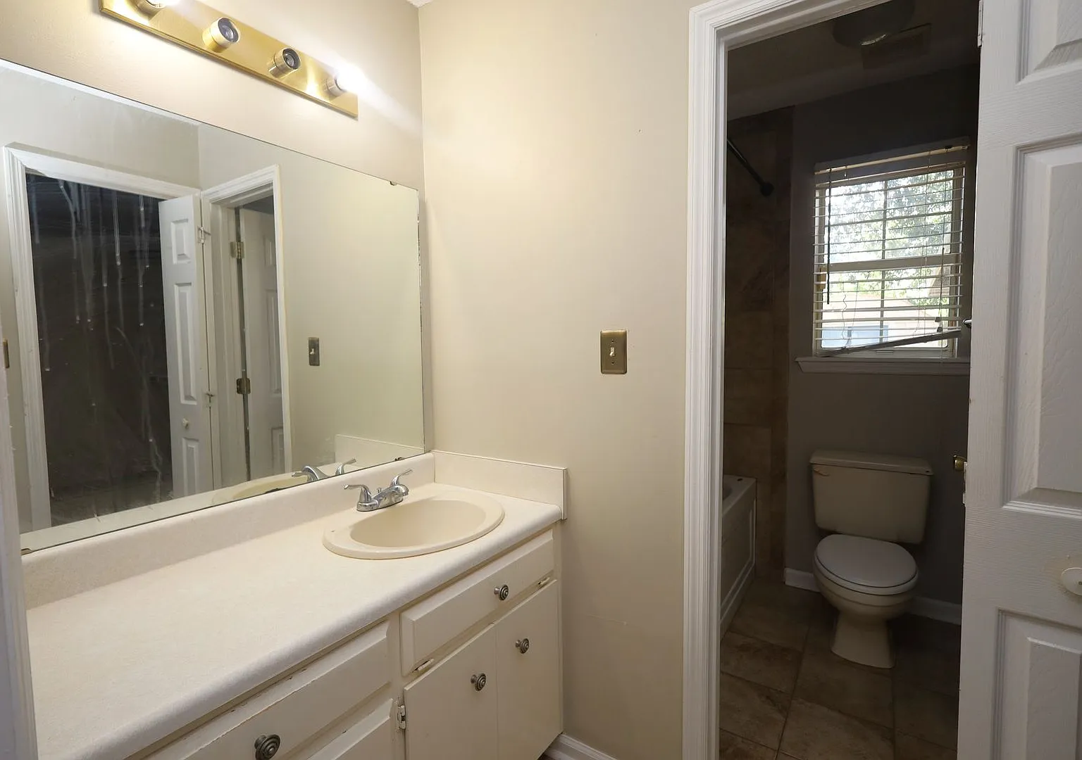 4116 Hamilton Circle — Photo 4