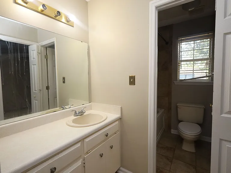 4116 Hamilton Cir — Photo 4