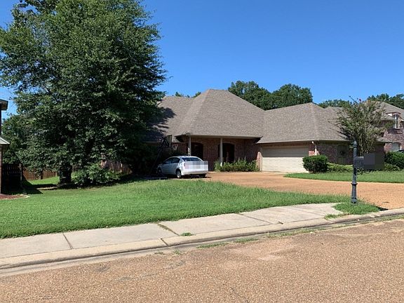 3rd image of 145 Bear Creek Cir