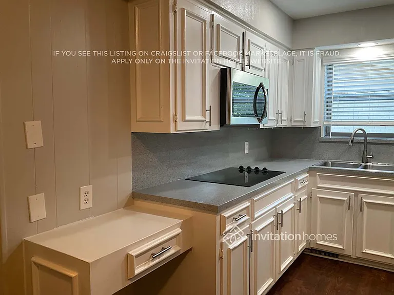 906 Downing St — Photo 8