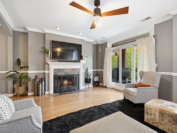 2nd image of 5302 N Winthrop Ave APT 3