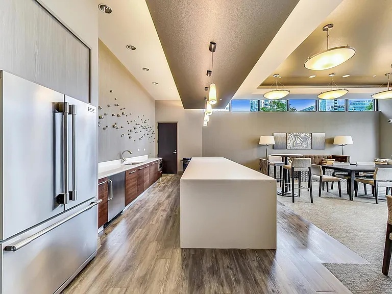 240 E Illinois St #1409 — Photo 18