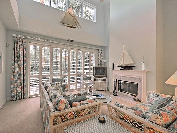 5th image of 431 N Peppertree Dr