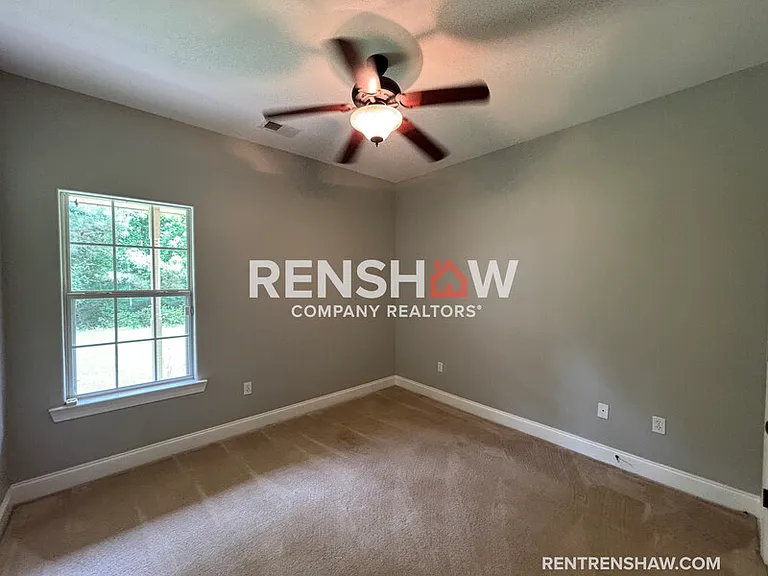 220 Armour Pl — Photo 6