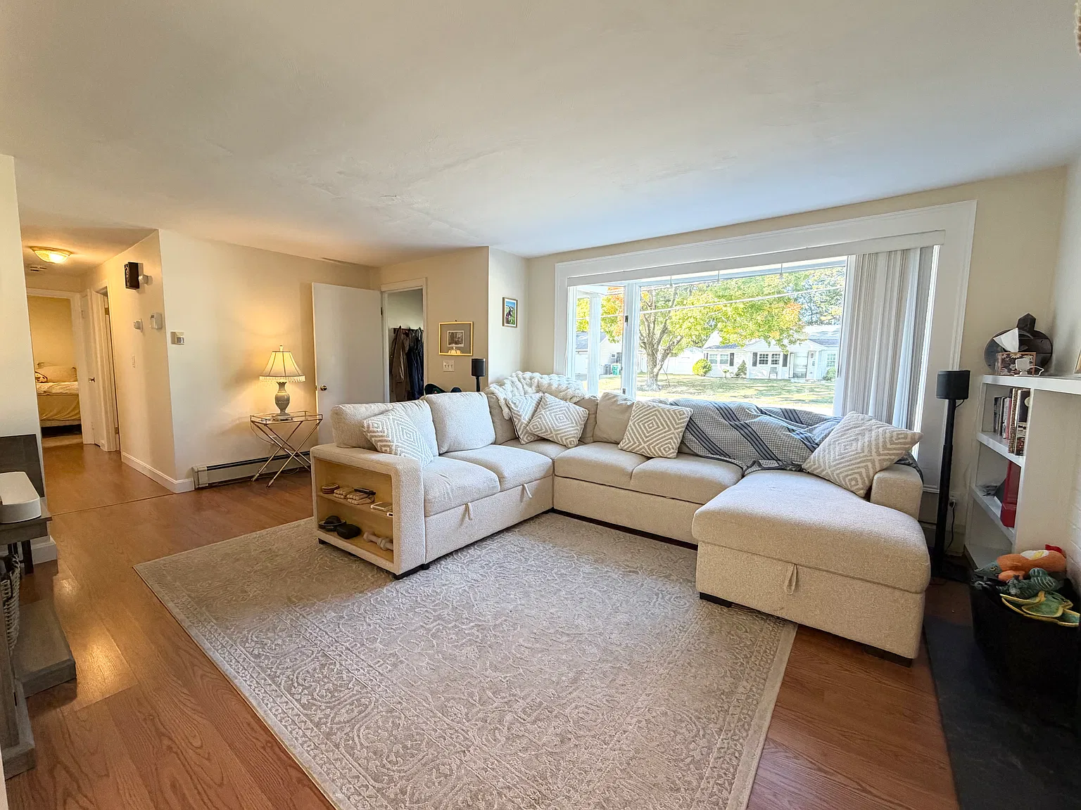 3 bed, 1326 sqft, $3,800 — Photo 2