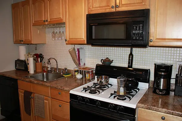 Rented by Douglas Elliman | media 14