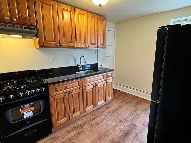 4462 Silverwood St #4 — Photo 19