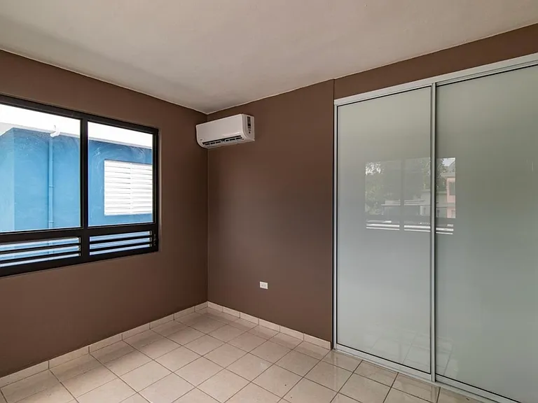 1 Avenida #65 — Photo 8
