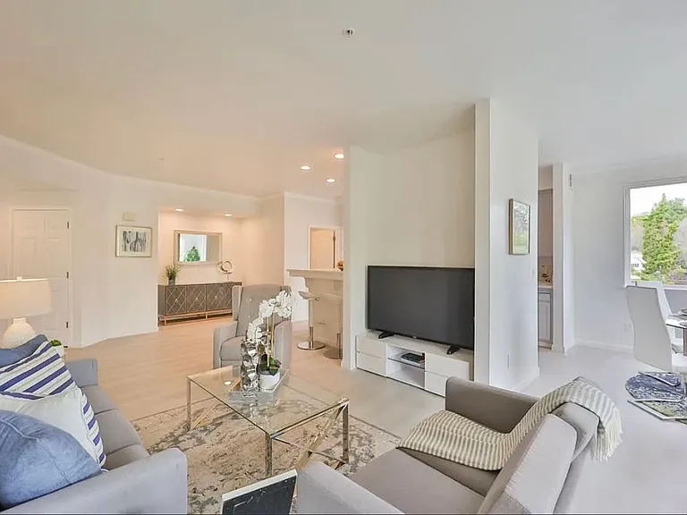 38700 Tyson Ln #208A — Photo 2