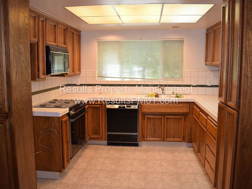 1st image of 1000 Madden Ln