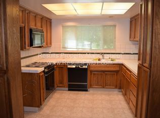 1000 Madden Ln, Roseville, CA 95661