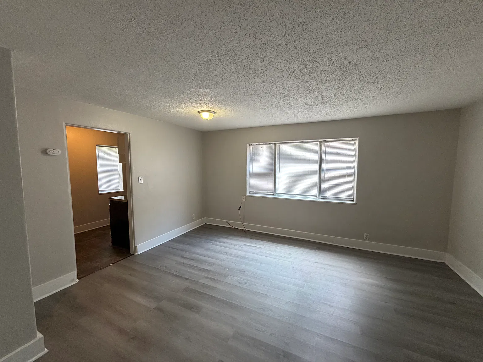 2 bed, 850 sqft, $1,400 — Photo 4