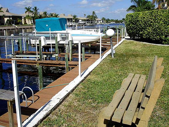 Dock