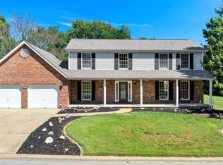 1902 Cheyenne Dr, Godfrey, IL 62035
