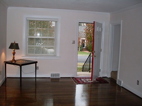 4th image of 4700 Fitzhugh Ave