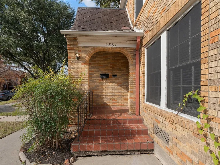 4337 Jefferson St #1 — Photo 2