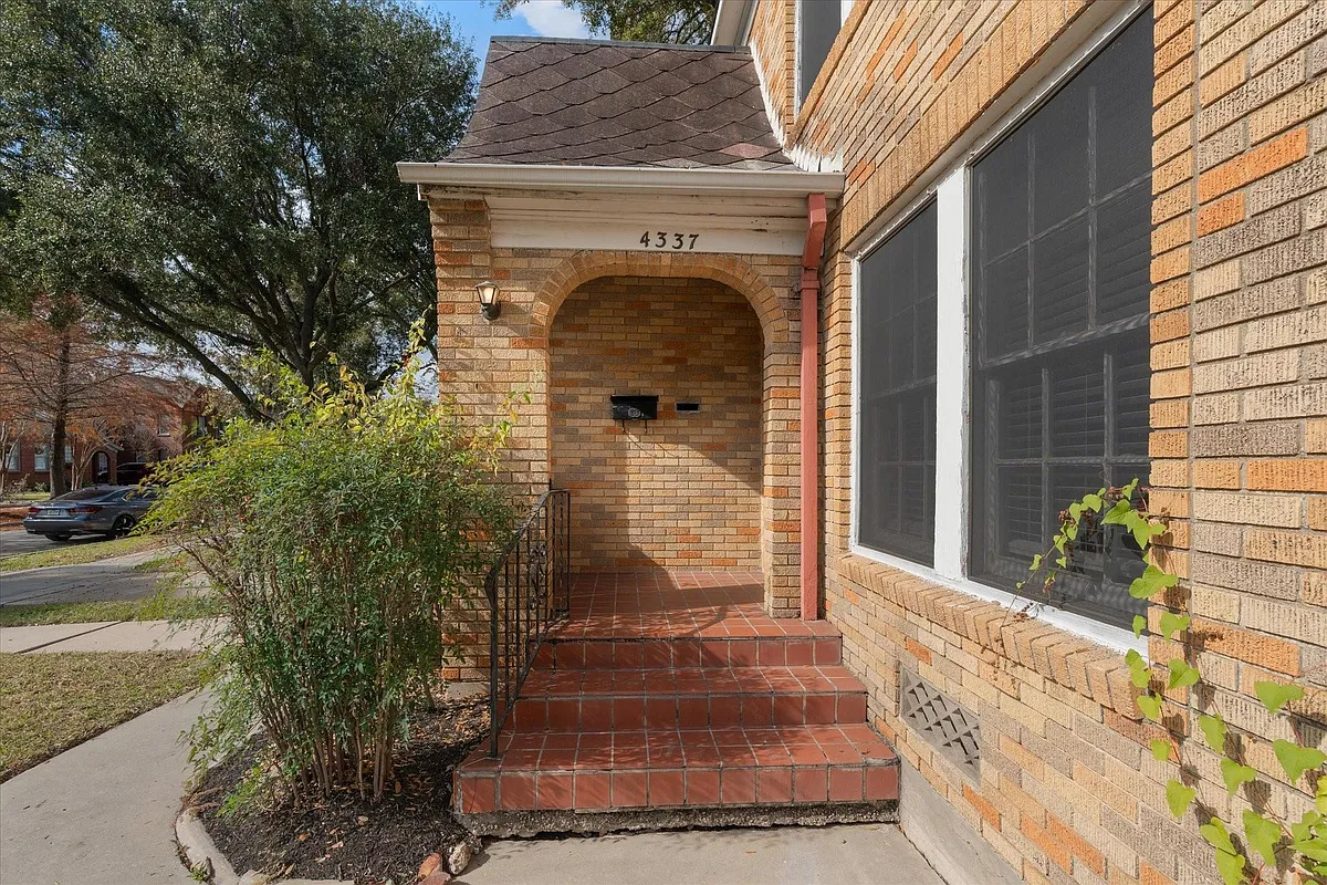 Building Photo - 4337 Jefferson St #1
