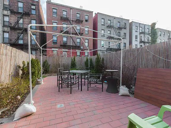 4th image of 332 Lafayette Ave