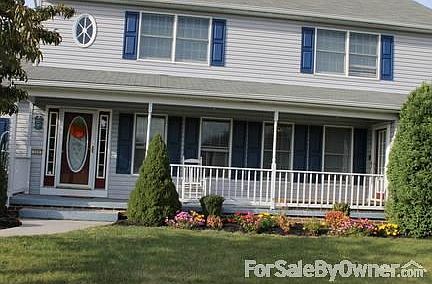 3rd image of 205 Greenbriar Ln