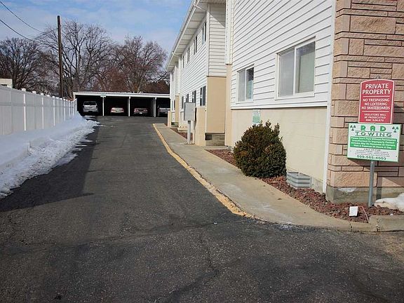 2nd image of 1305 Goethals Dr APT D