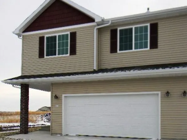 935 30th Ave W, West Fargo, ND 58078
