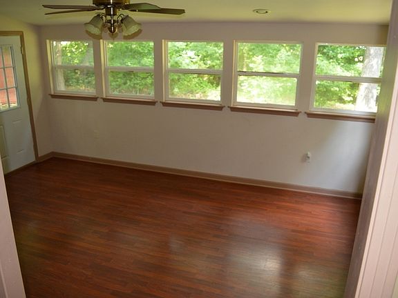 5th image of 555 Buckeye Ln