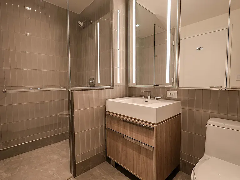 455 10th Ave #32M — Photo 7