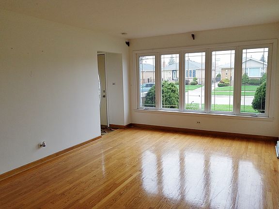 2nd image of 4345 N Nordica Ave