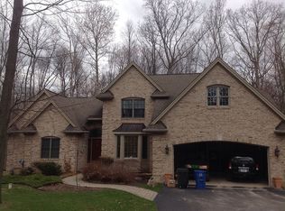 1869 Betty Ann Ct, Milford, MI 48381