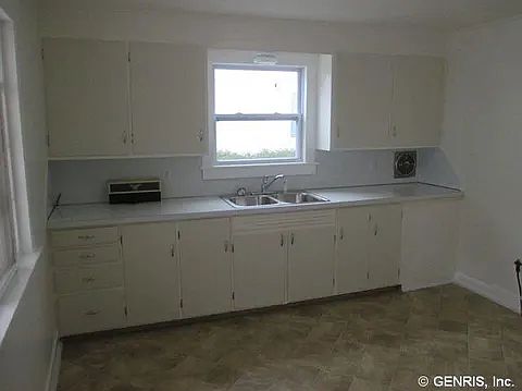 3rd image of 206 W Jackson St