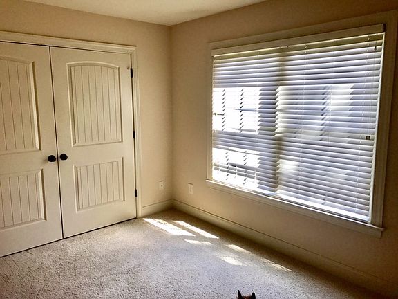 5th image of 1701 Forest Lake Dr