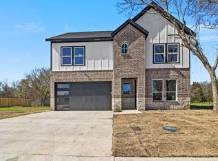 1616 Clark St, Greenville, TX 75401