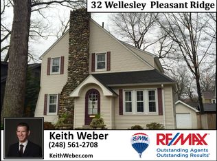32 Wellesley Dr, Pleasant Ridge, MI 48069