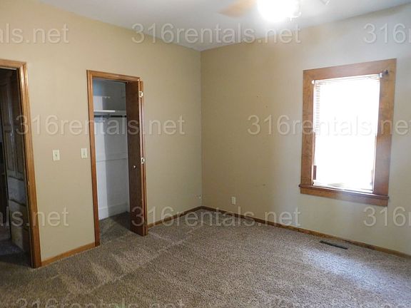4th image of 913 W 1st Ave