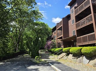 340 Sunderland Rd #14, Worcester, MA 01604