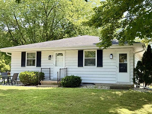 2nd image of 130 Gwynn St