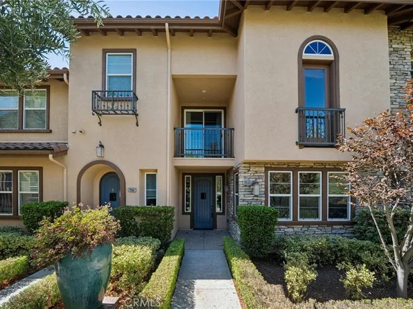28565 Herrera St #100, Valencia, CA 91354