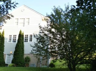 76 Allenberry Dr, Hanover Township, PA 18706
