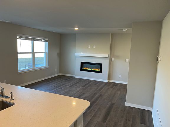 2nd image of 1044 Maple St