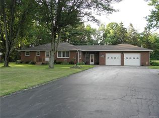 7269 Woodland Dr, Hamburg, NY 14075