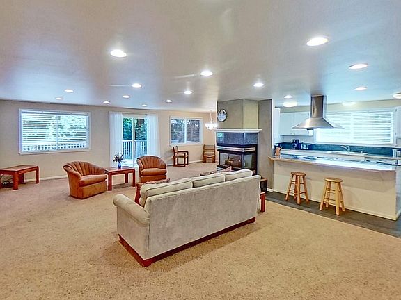 5th image of 3421 75th Avenue NW