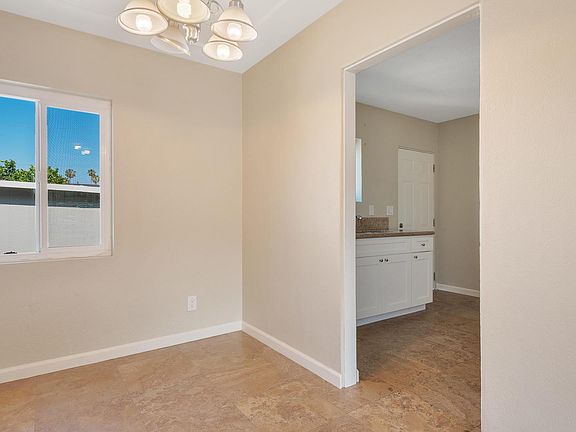 4th image of 4072 49th St