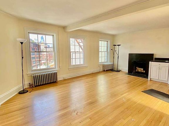 2nd image of 59 Christopher St APT 5B